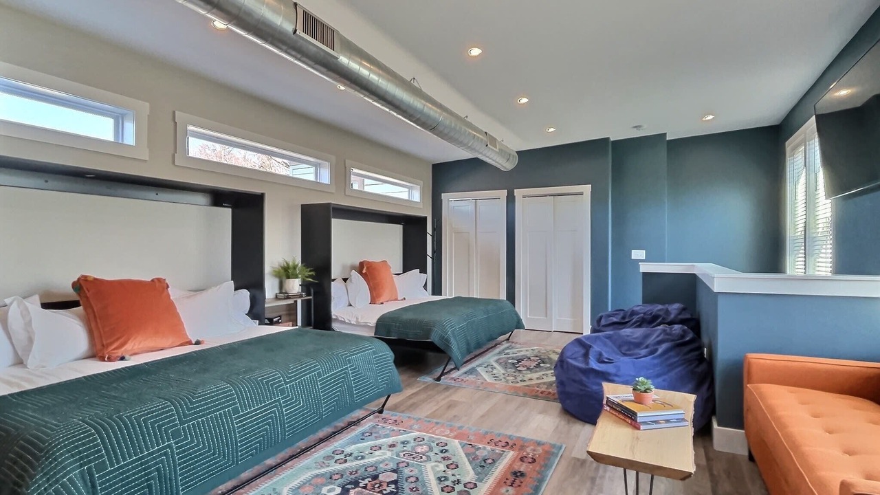 Photo of Bedroom in Cherokee Triangle