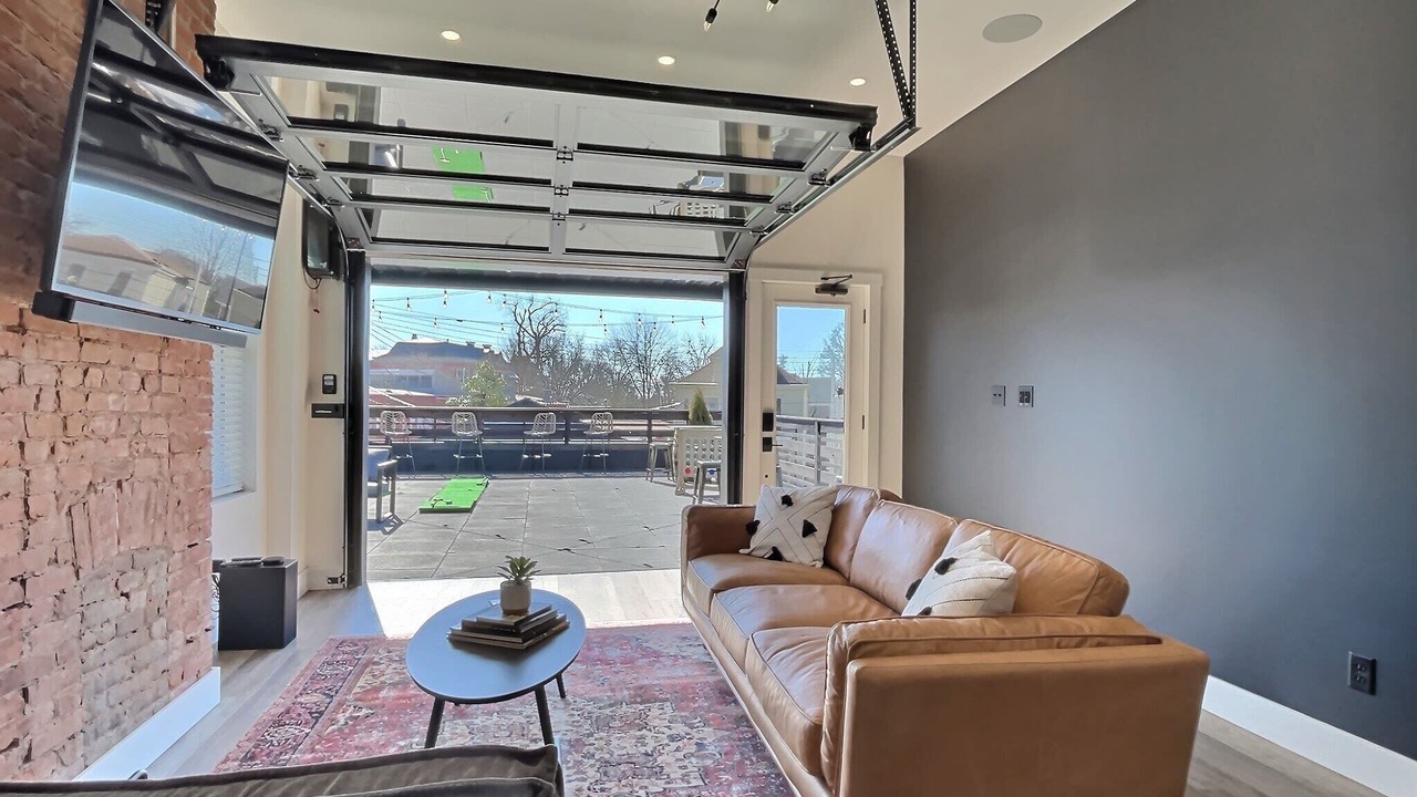 Photo of Livingroom in Cherokee Triangle