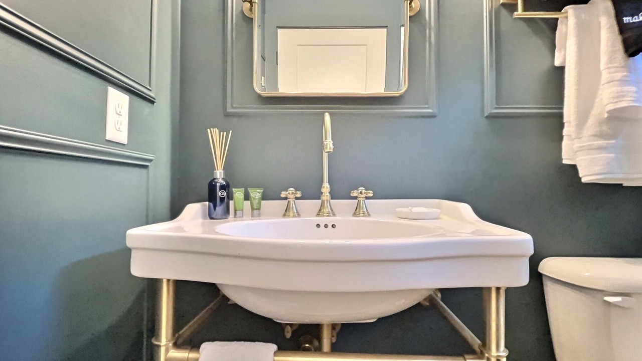 Photo of Bathroom in Cherokee Triangle
