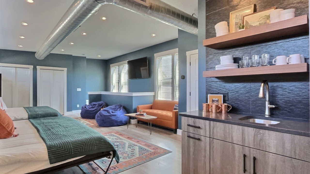 Photo of Bedroom in Cherokee Triangle
