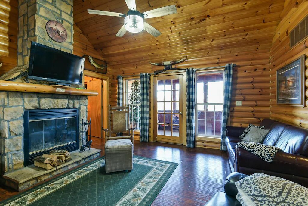 Photo of Livingroom in Notch Estates