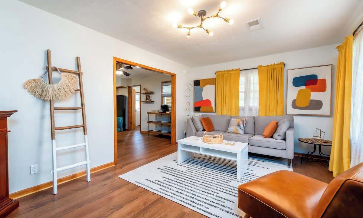Photo of Livingroom in Parsons