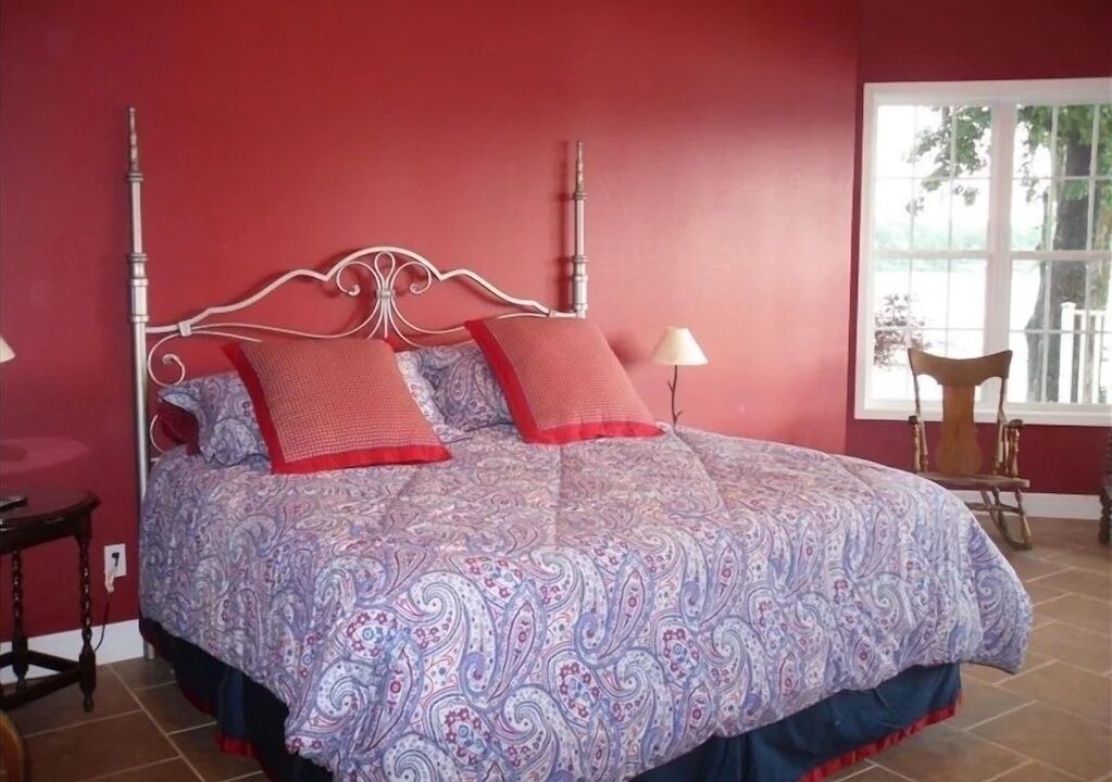 Photo of Bedroom in Mid America
