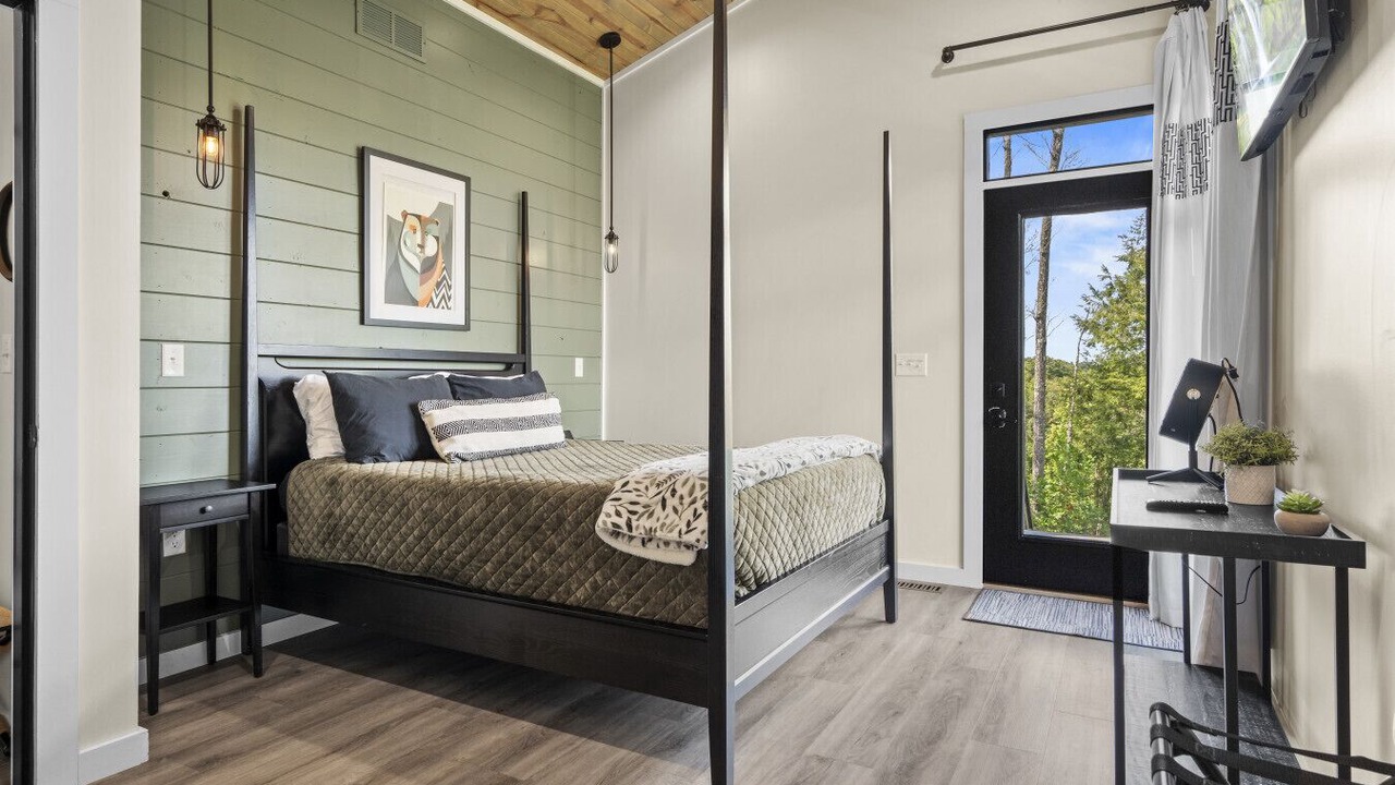 Photo of Bedroom in Campton