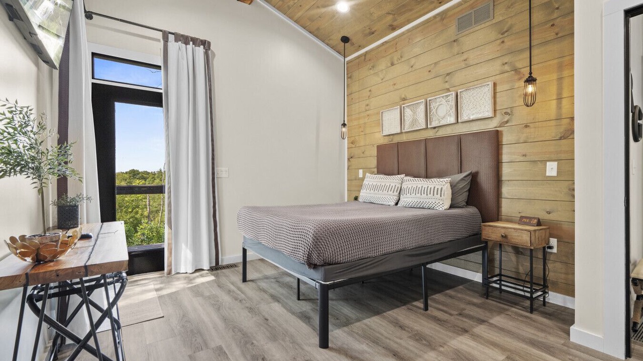 Photo of Bedroom in Campton