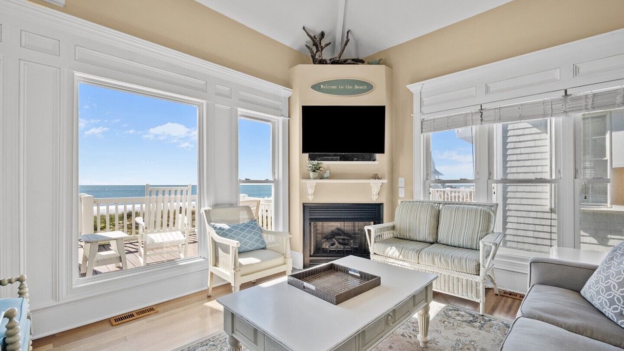 Photo of Livingroom in North Topsail Beach