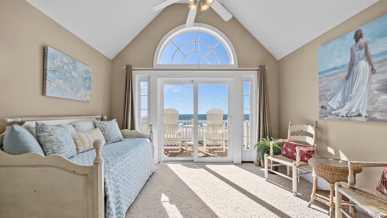 Photo of Bedroom in North Topsail Beach