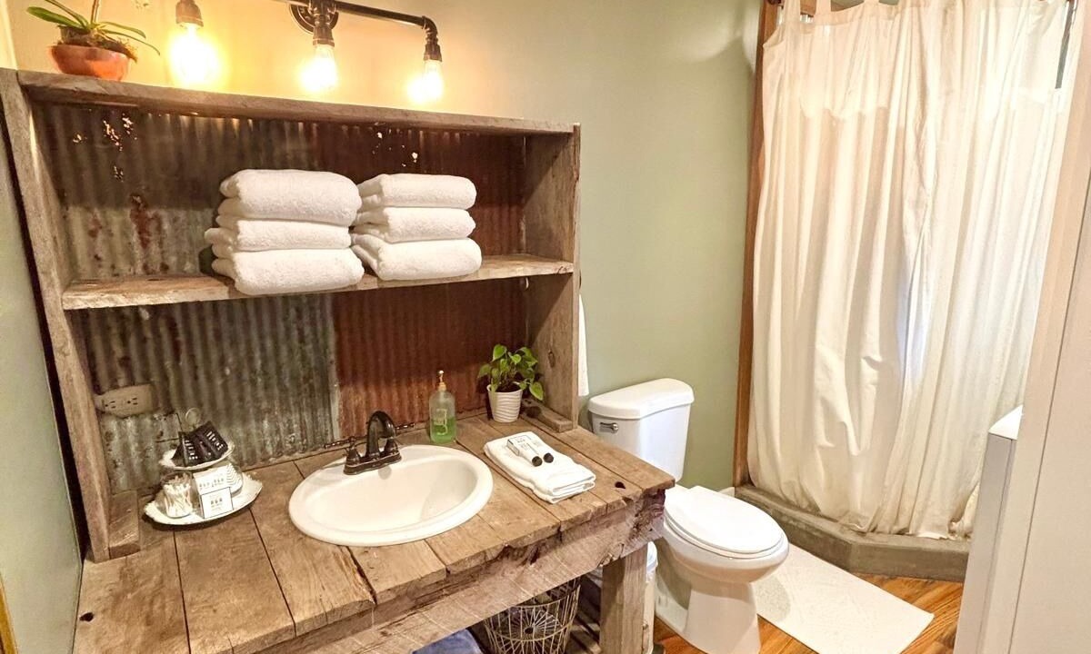 Photo of Bathroom in College Hill