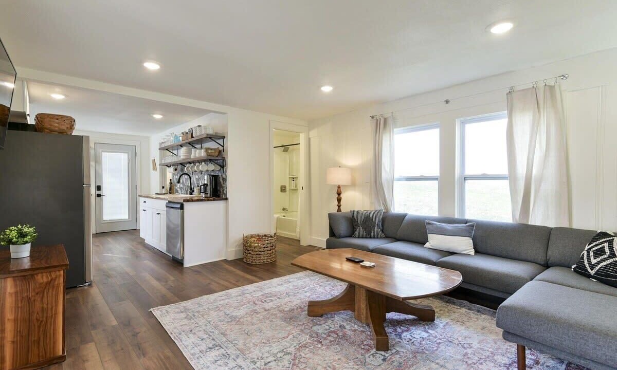 Photo of Livingroom in Rockaway Beach