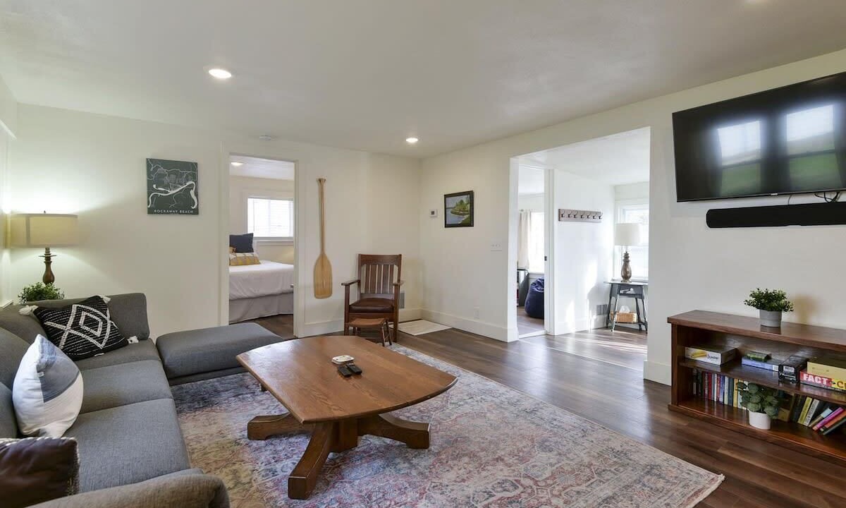 Photo of Livingroom in Rockaway Beach