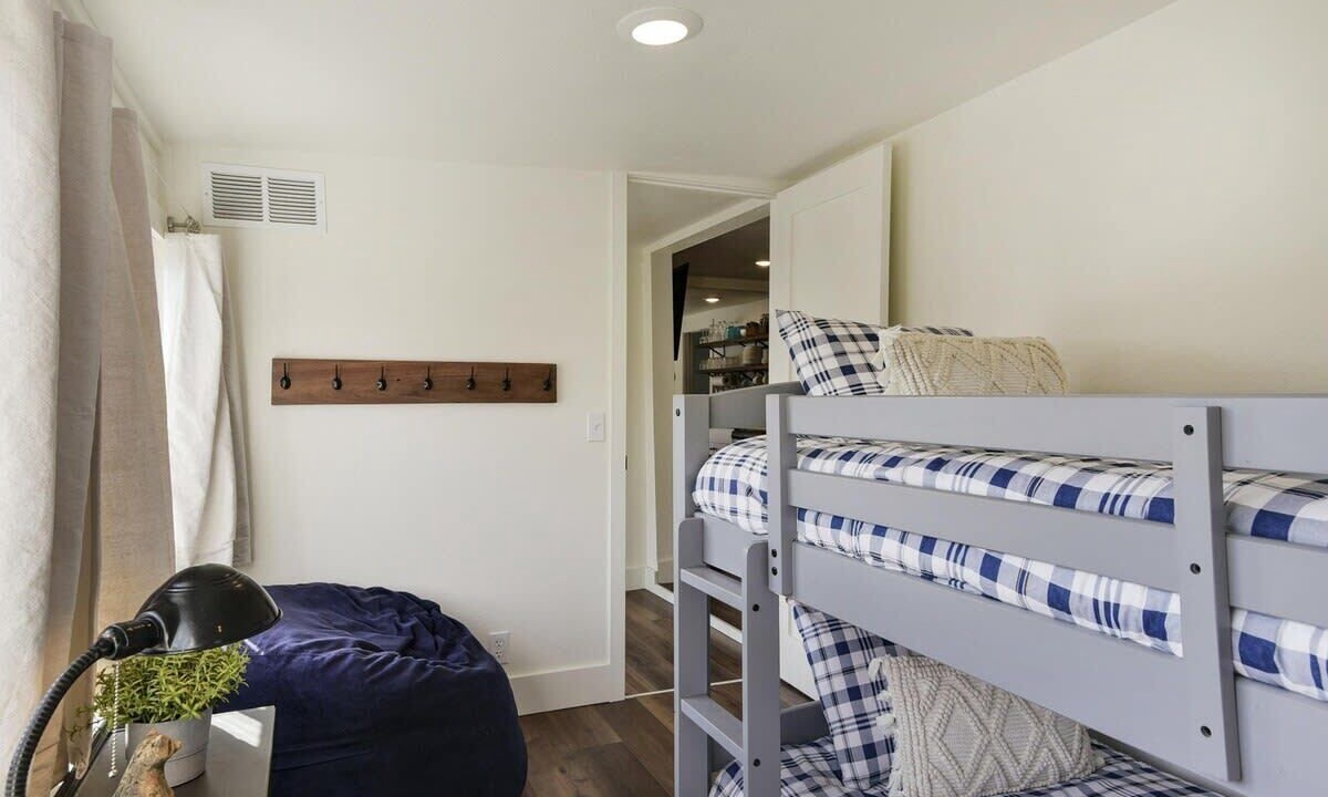 Photo of Bedroom in Rockaway Beach