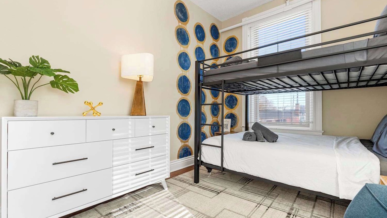 Photo of Bedroom in Shelby Park