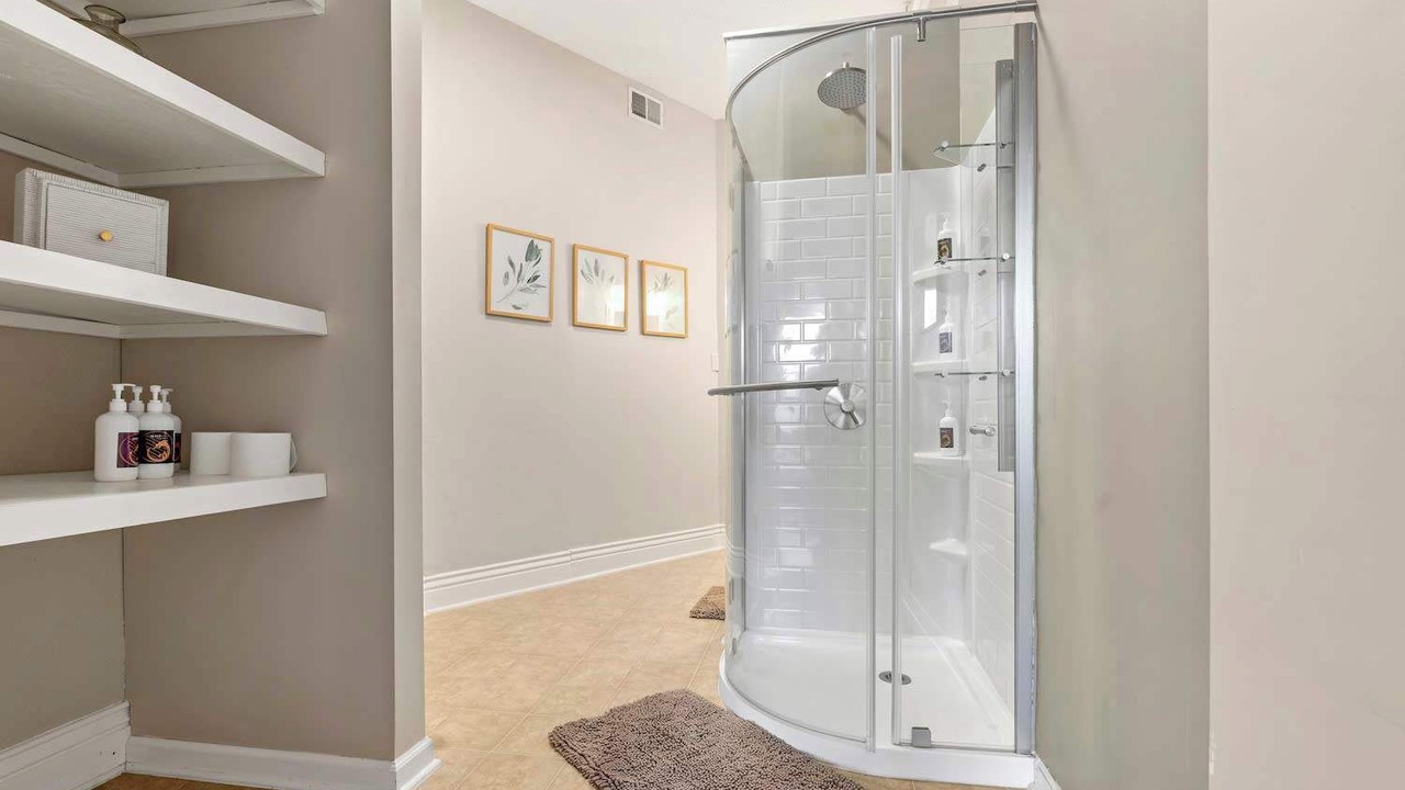 Photo of Bathroom in Shelby Park