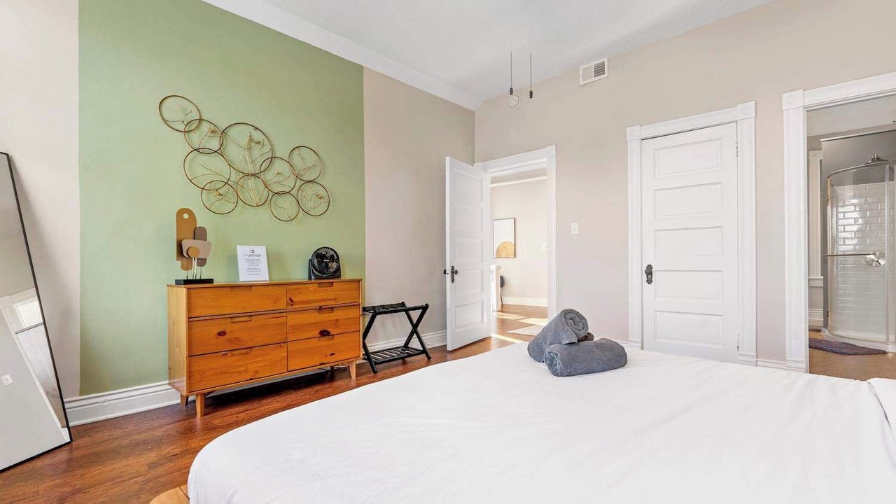 Photo of Bedroom in Shelby Park