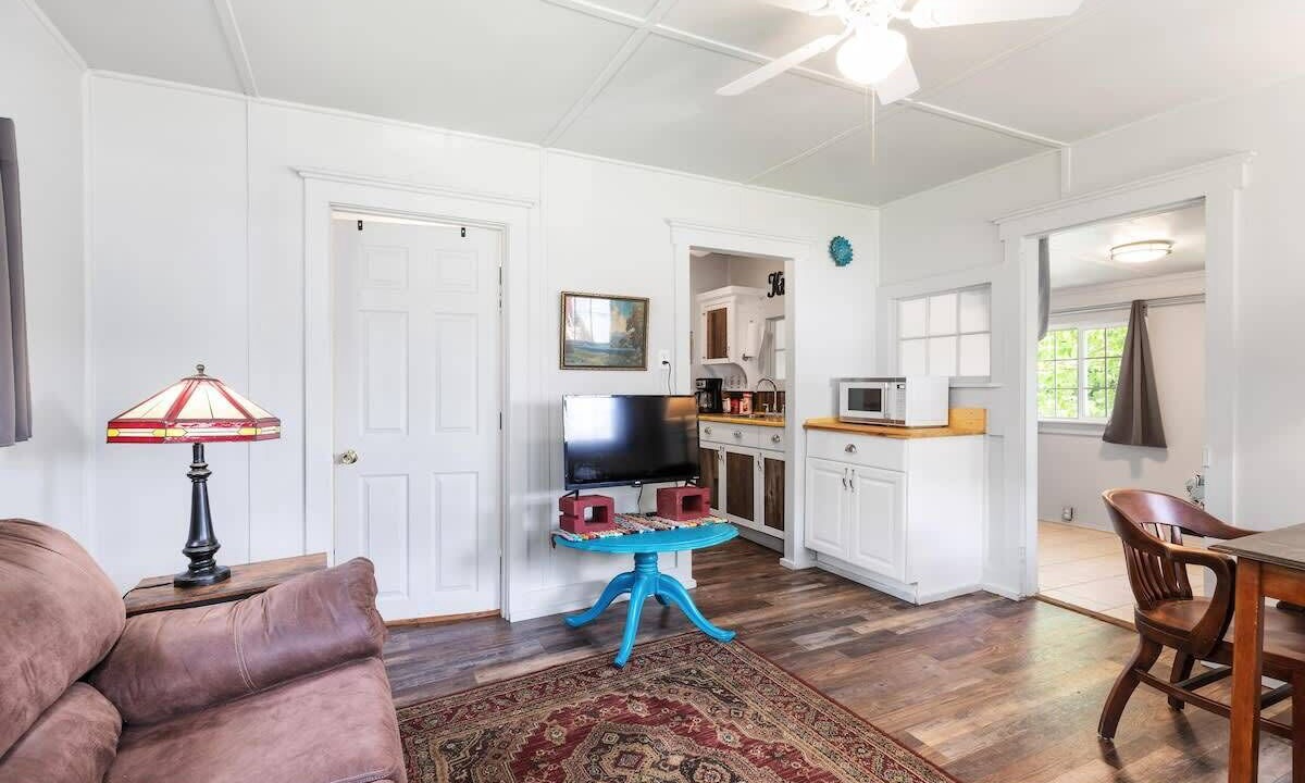 Photo of Livingroom in Rockaway Beach