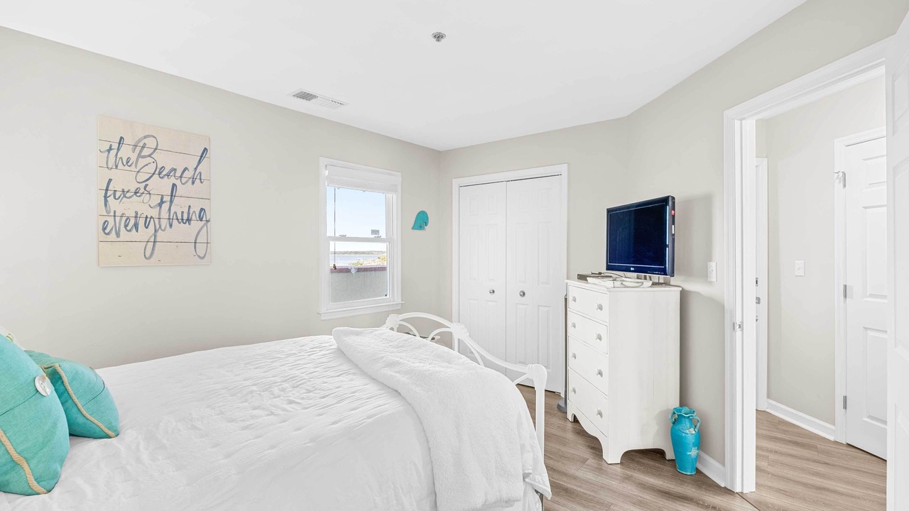Photo of Bedroom in North Topsail Beach