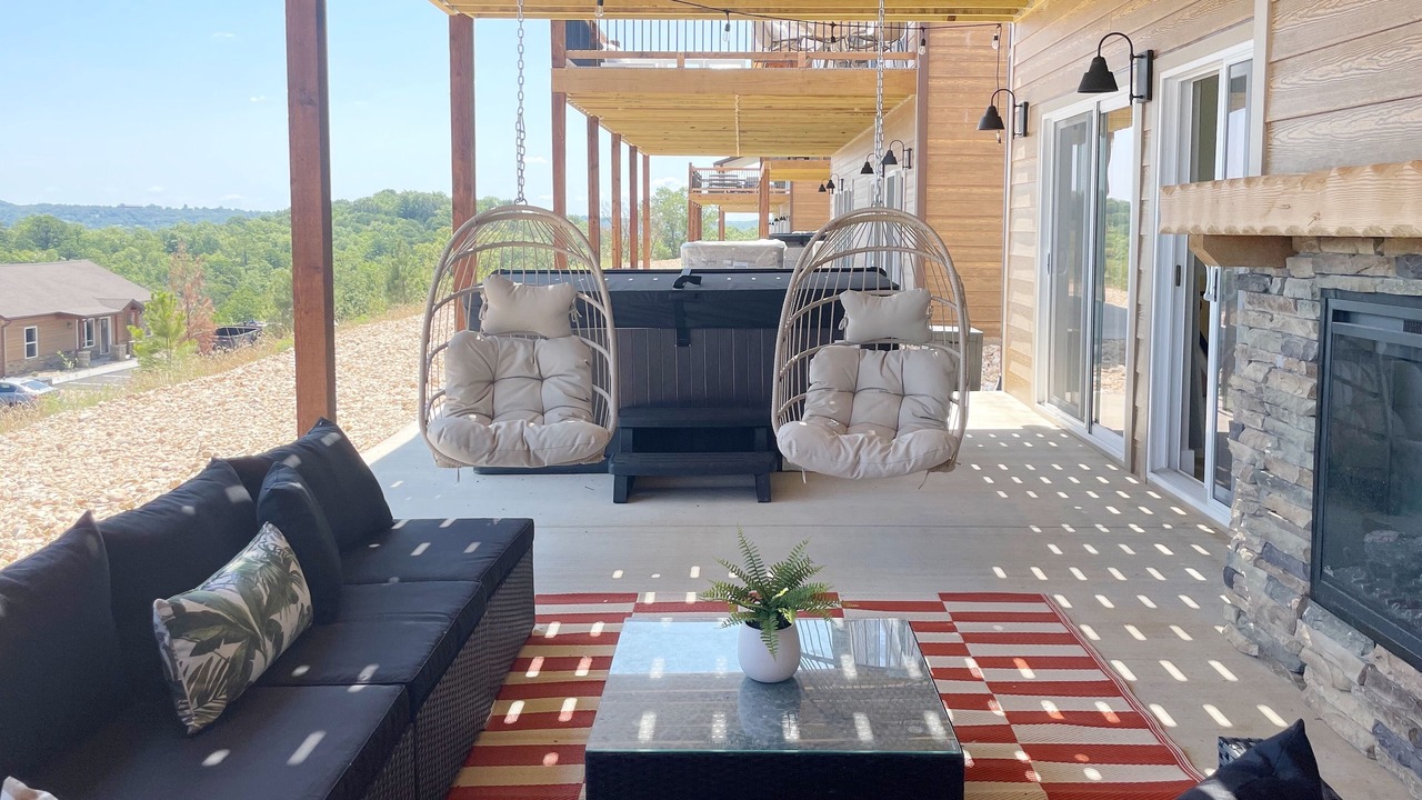 Photo of Patio Balcony in Kimberling City