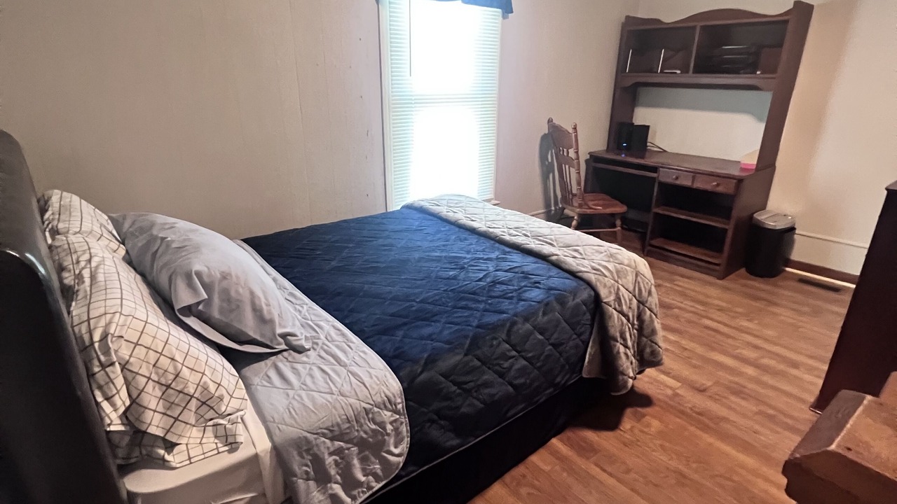 Photo of Bedroom in Madisonville