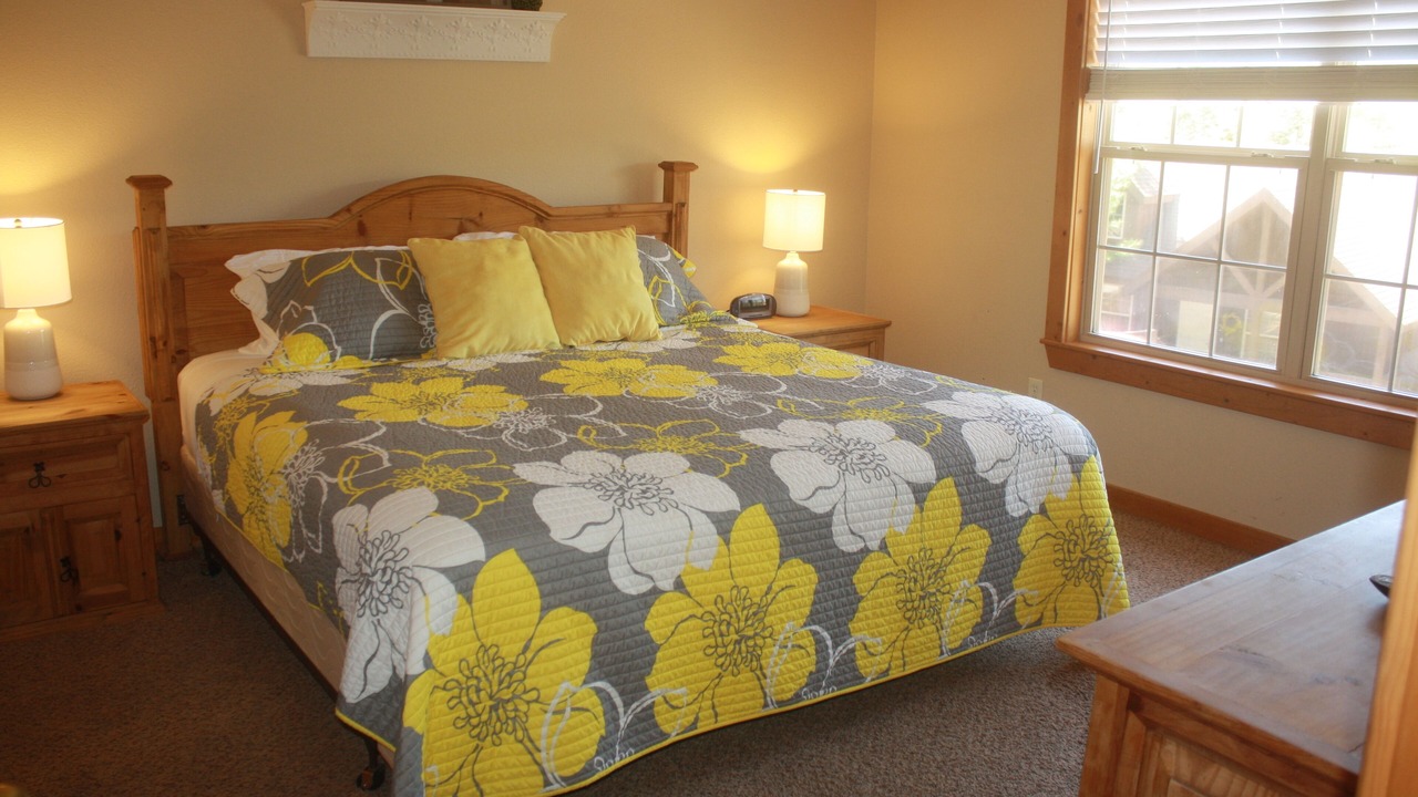 Photo of Bedroom in Reeds Spring