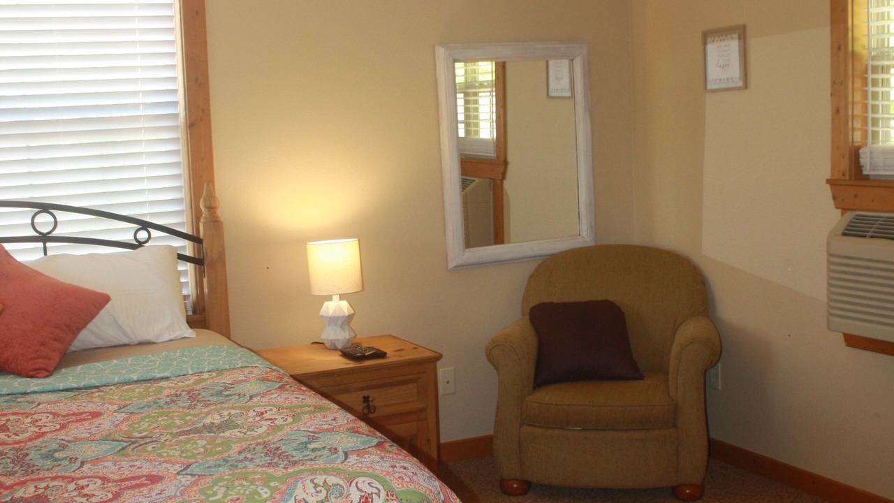 Photo of Bedroom in Reeds Spring
