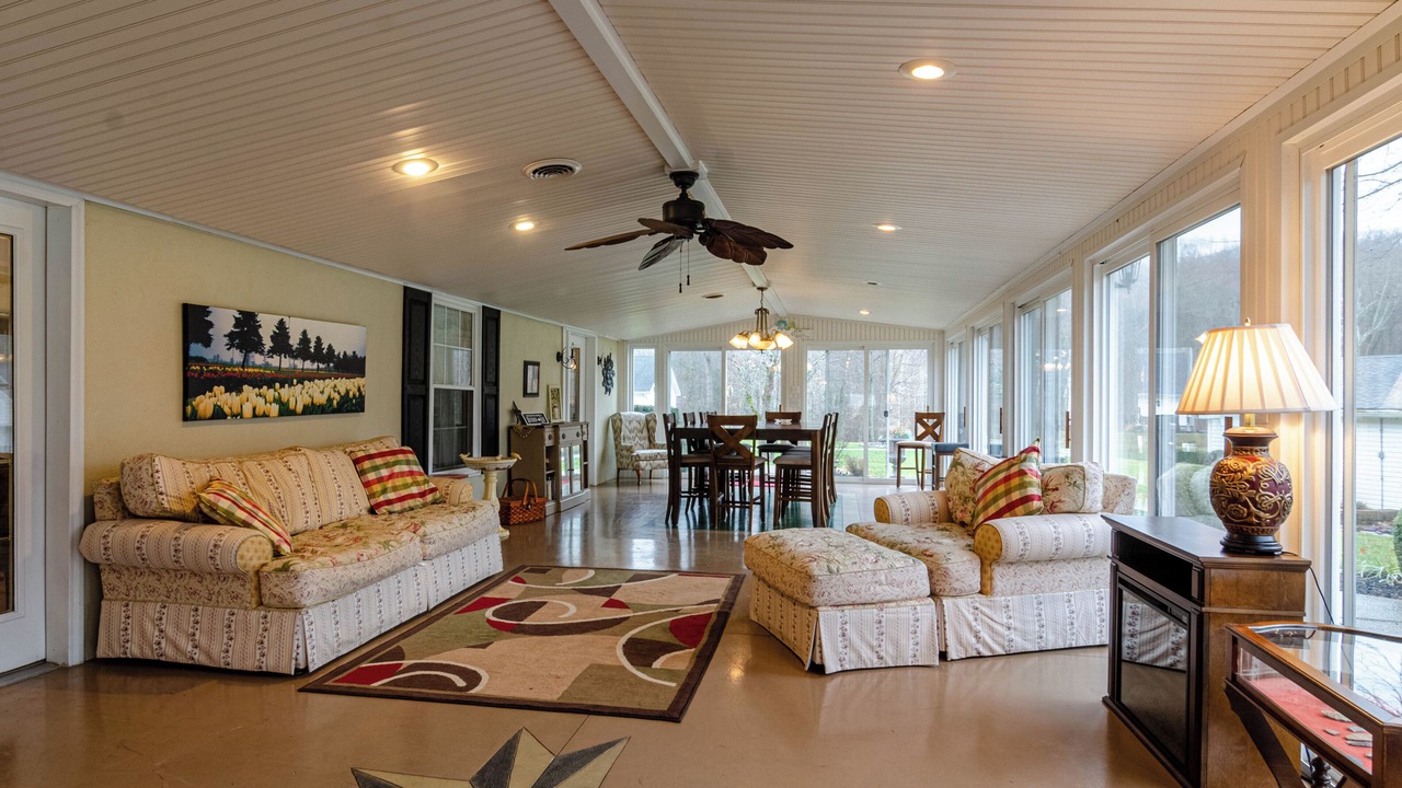 Photo of Livingroom in Shepherdsville