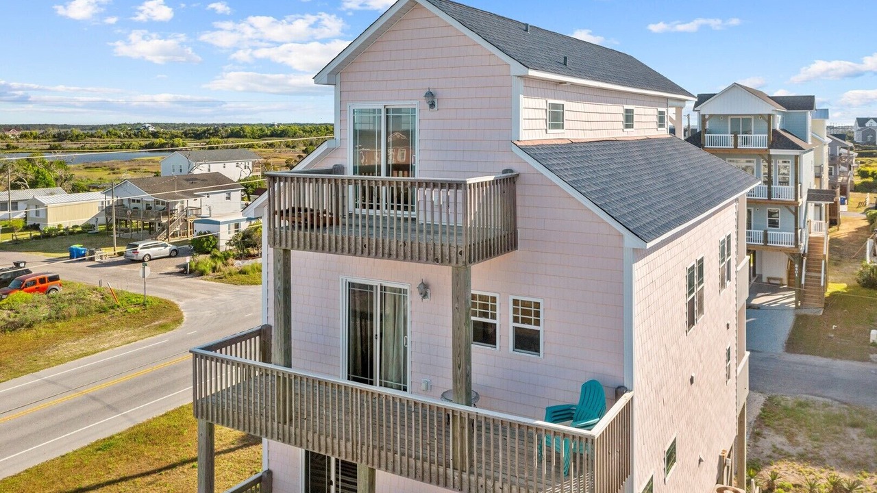 Photo of Patio Balcony in North Topsail Beach