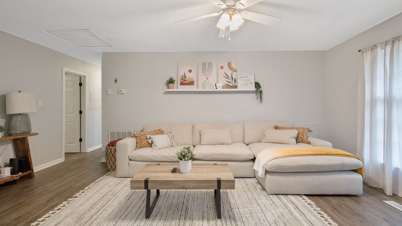 Photo of Livingroom in South View
