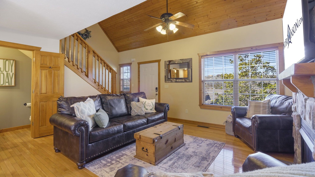 Photo of Livingroom in Reeds Spring
