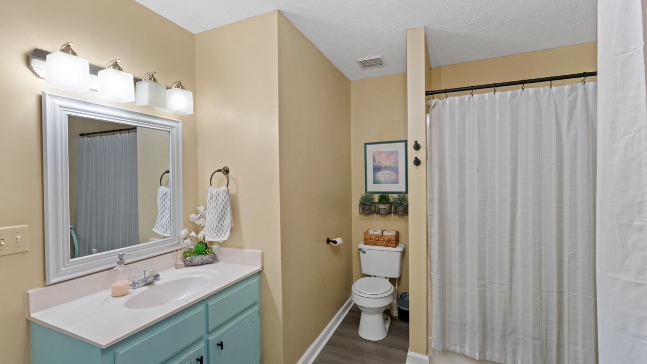 Photo of Bathroom in Counce
