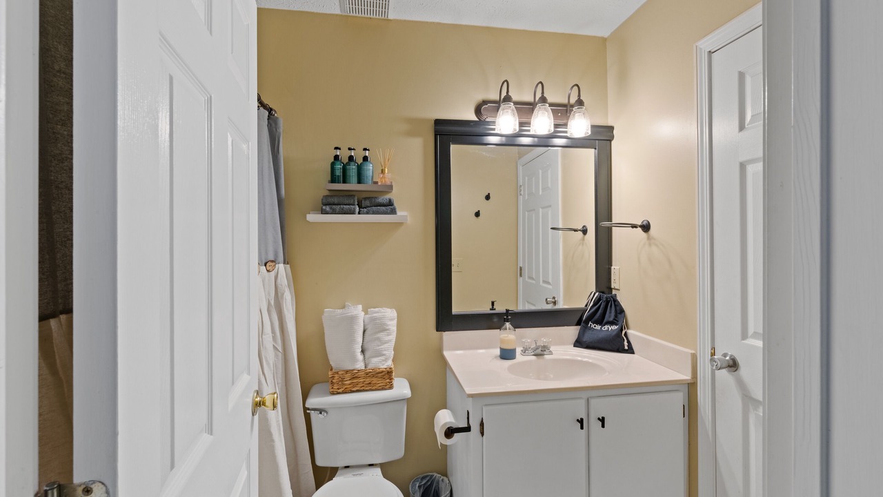 Photo of Bathroom in Counce