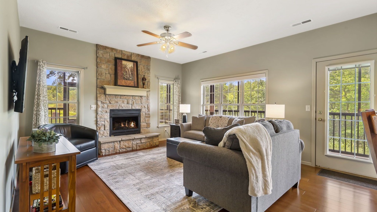 Photo of Livingroom in Branson West