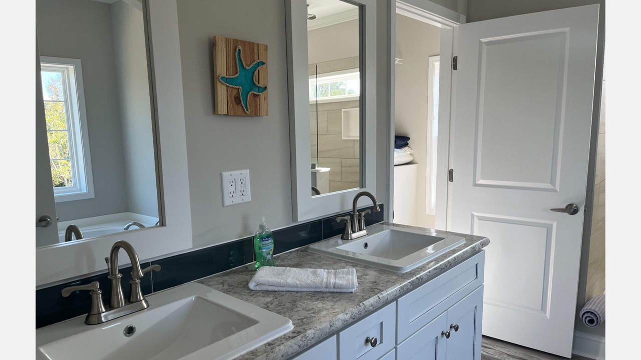 Photo of Bathroom in Emerald Isle