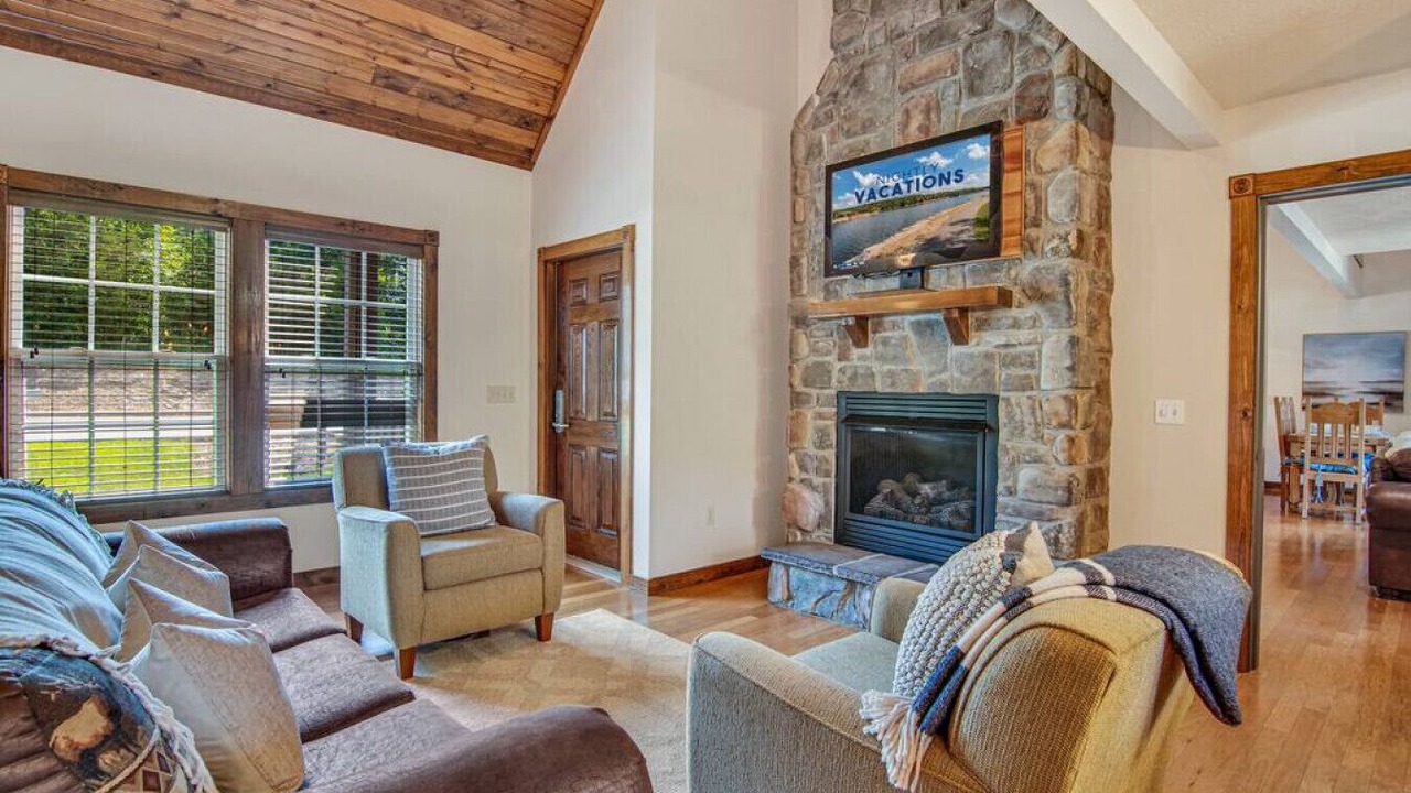 Photo of Livingroom in Reeds Spring