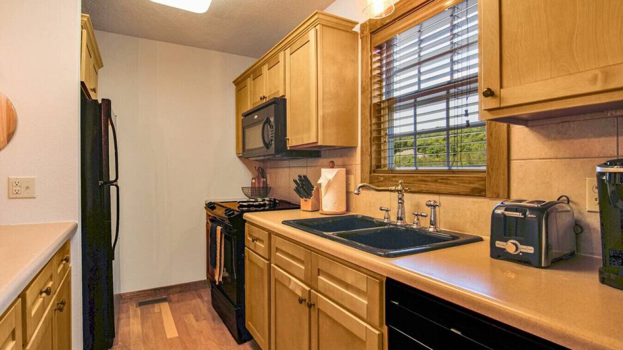 Photo of Kitchen in Reeds Spring