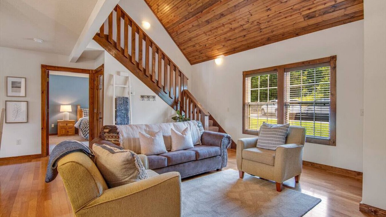 Photo of Livingroom in Reeds Spring