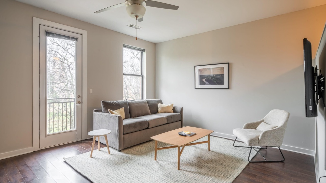 Photo of Livingroom in Music Row