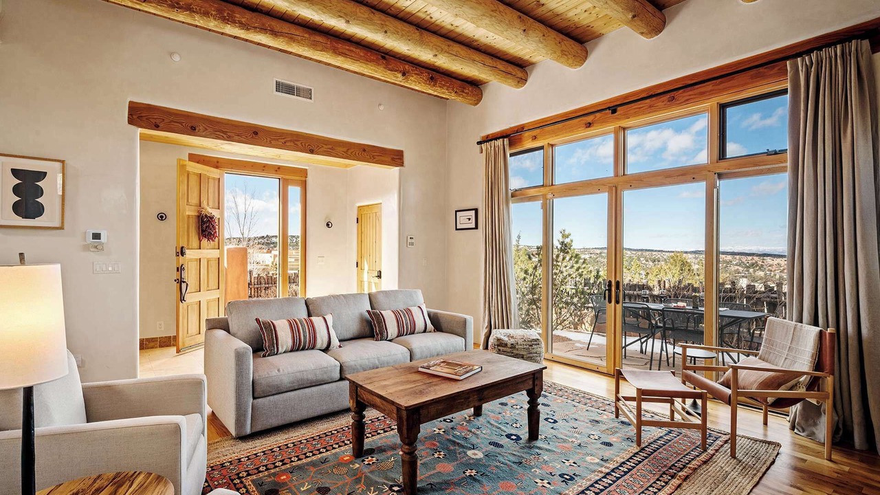 Photo of Livingroom in Tesuque