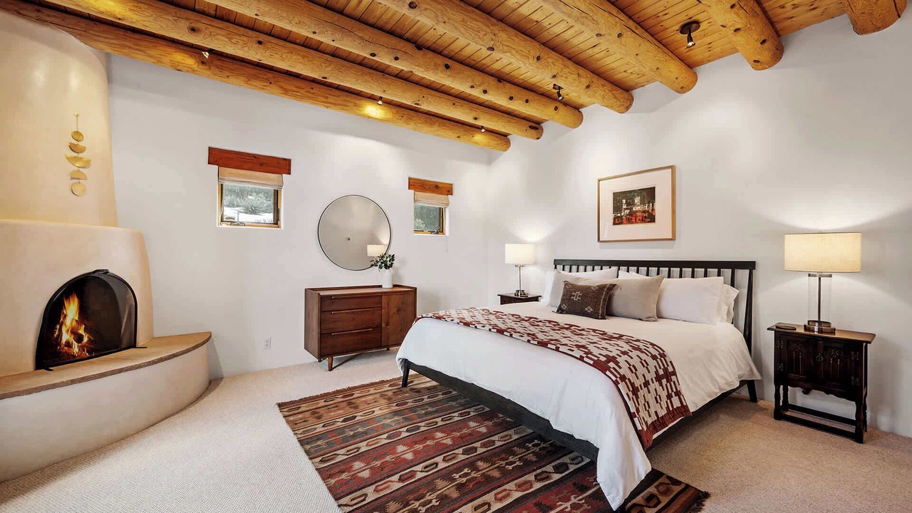 Photo of Bedroom in Tesuque