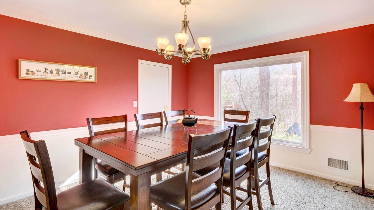Photo of Livingroom in Harrods Creek
