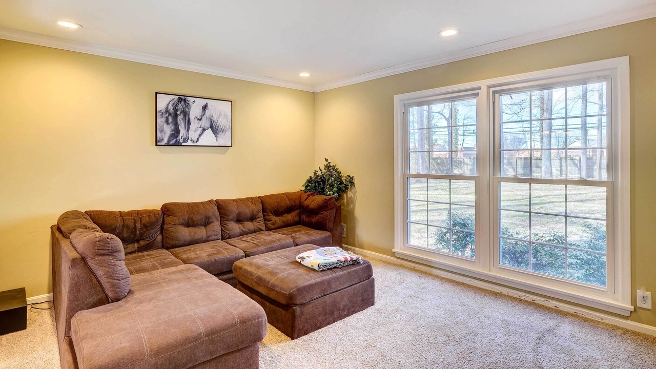 Photo of Livingroom in Harrods Creek