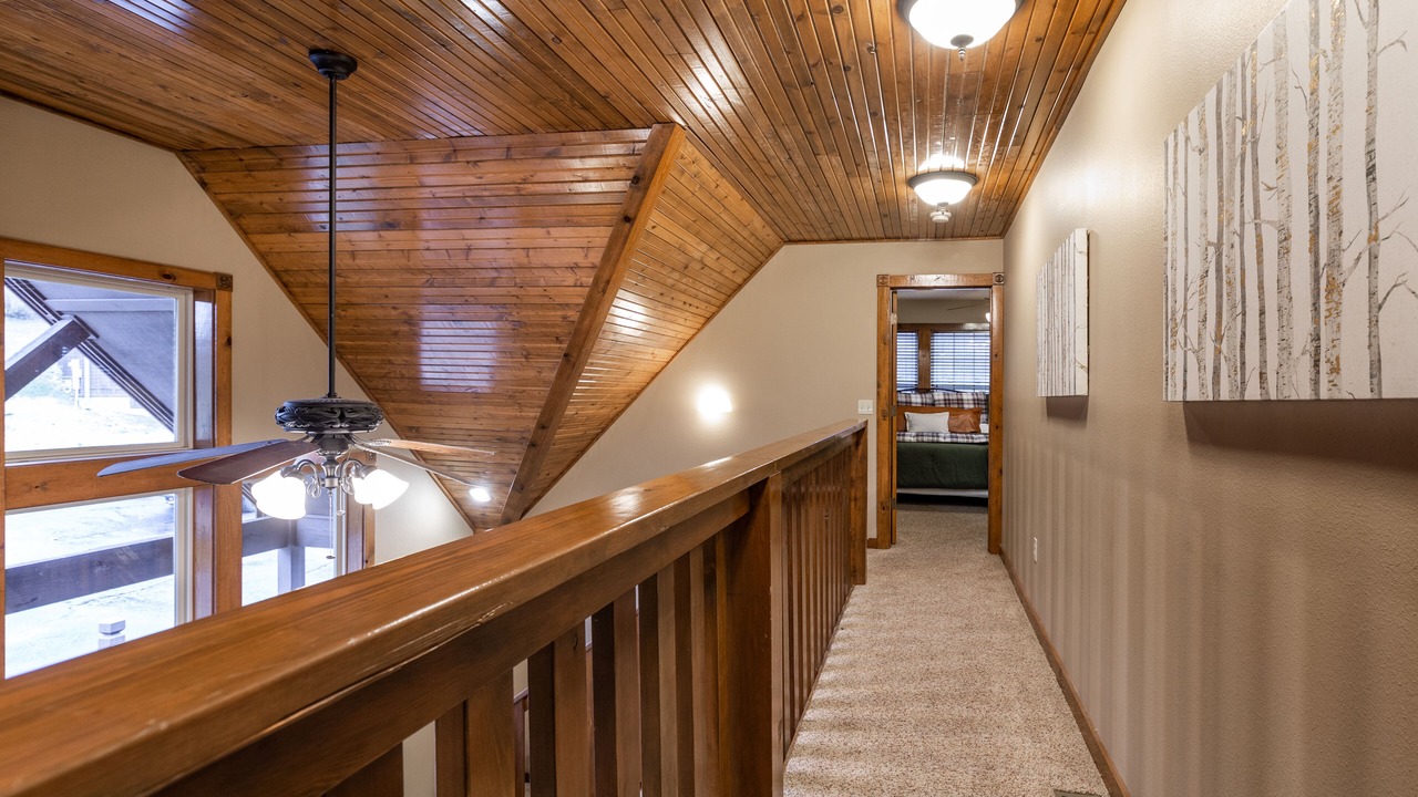 Photo of Bedroom in Reeds Spring