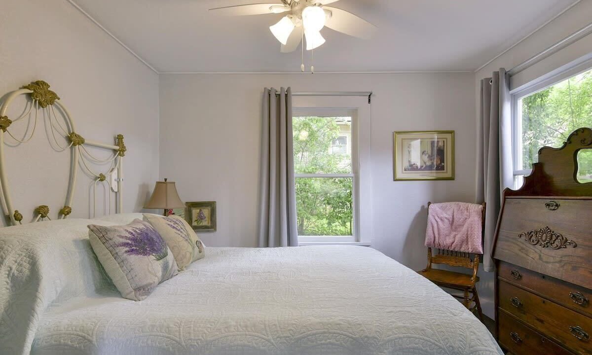 Photo of Bedroom in Rockaway Beach