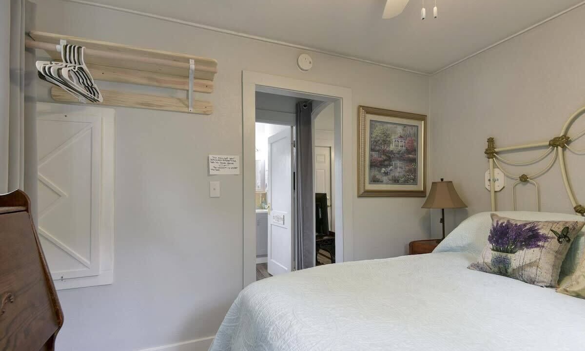 Photo of Bedroom in Rockaway Beach