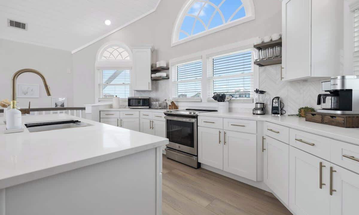 Photo of Kitchen in Waves