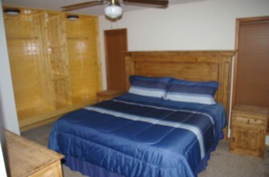 Photo of Bedroom in Blue Eye