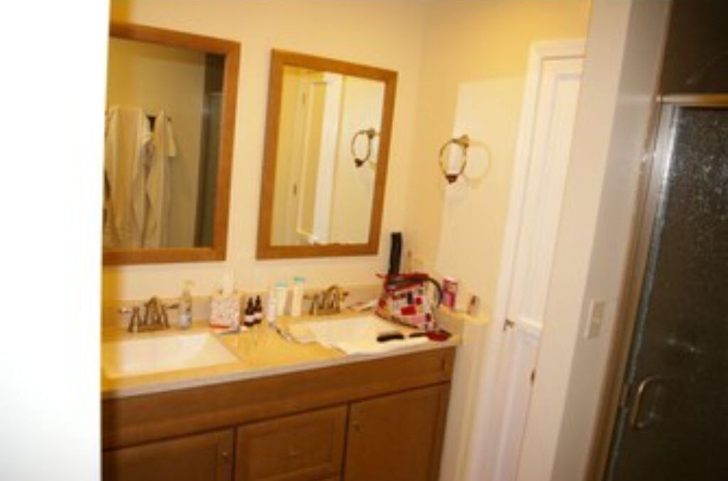 Photo of Bathroom in Blue Eye