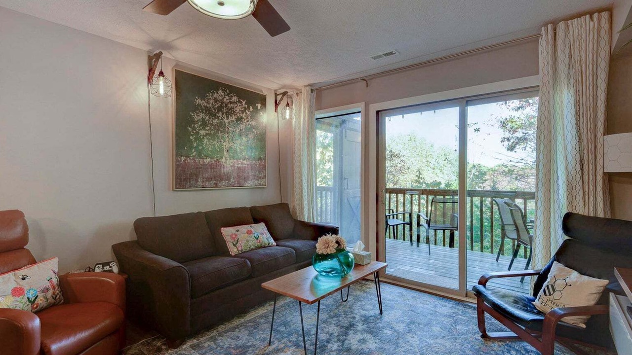 Photo of Livingroom in Notch Estates
