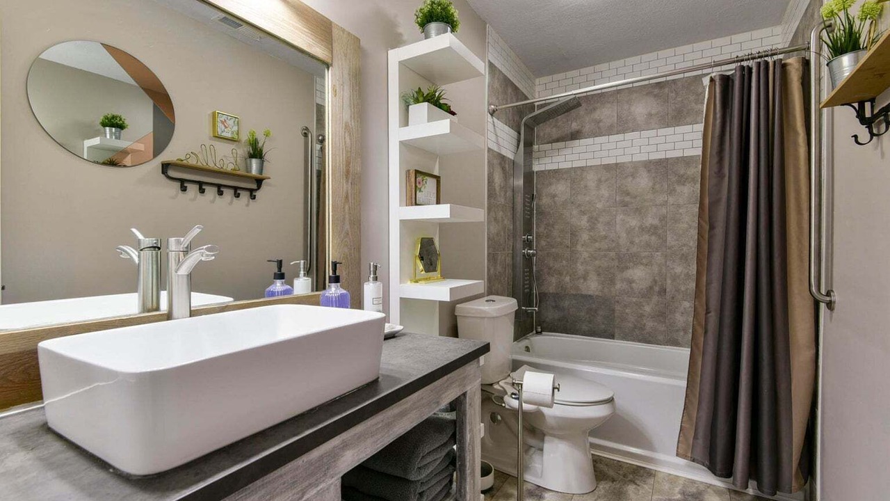 Photo of Bathroom in Notch Estates