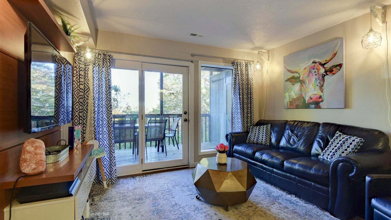 Photo of Livingroom in Notch Estates