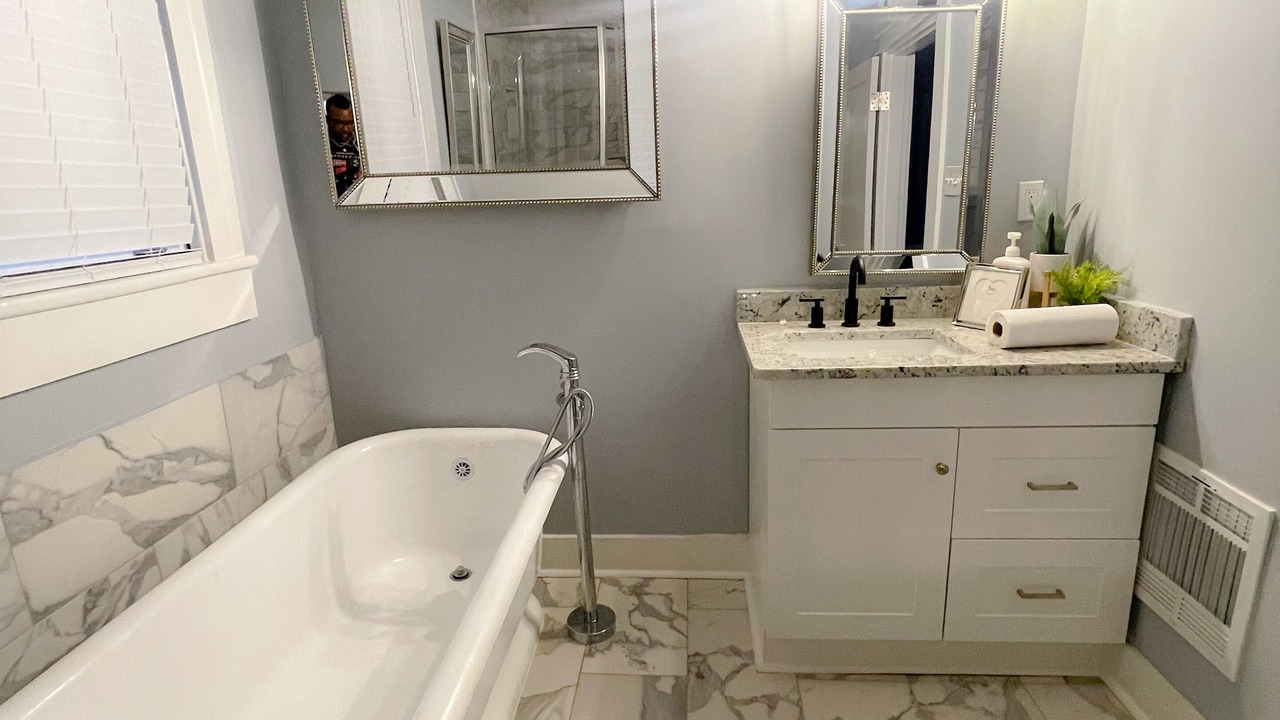 Photo of Bathroom in Downtown Memphis